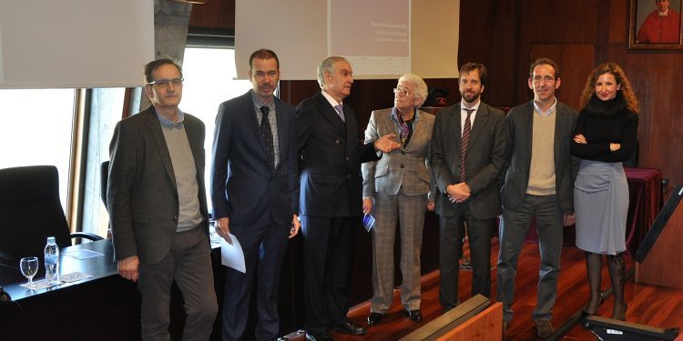 Das azafatas en bikini de Ryanair á publicidade sexista de La Unión