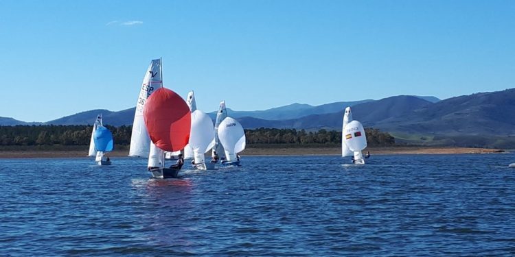 Siete tripulaciones viguesas en el Campeonato de España de Vaurien