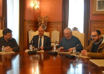 Universidade e Deputación reunirán especialistas para definir accións contra os lumes forestais