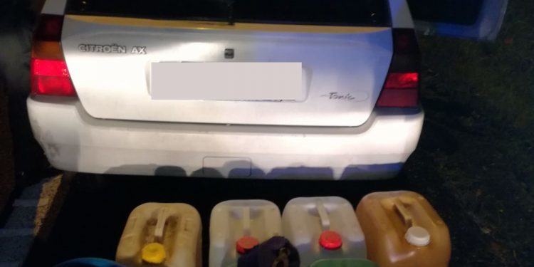 Dos detenidos por el robo de 1.800 litros de gasoil y 33 baterías de camiones