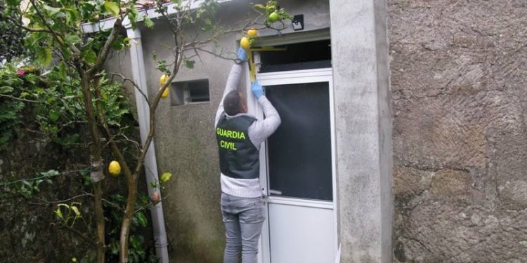 Detienen a un joven por varios robos en la iglesia de San Pedro de A Ramallosa