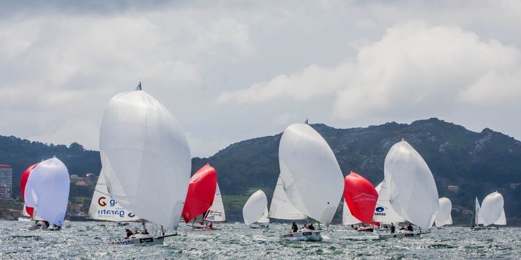 Dominio vasco en el Nacional de J80 en Baiona