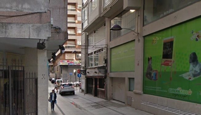 Detenido en Vigo por agredir y amenazar a un camarero y a los clientes de una taberna