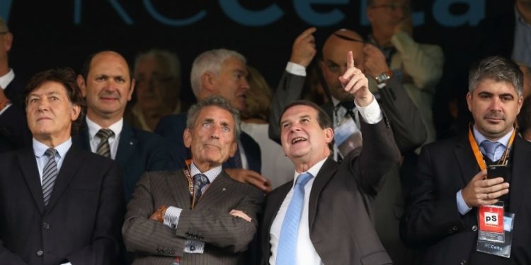 El Celta paga una página de publicidad para acusar al alcalde de mentir