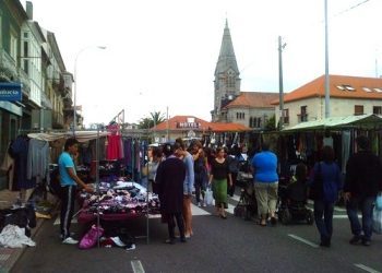 Baiona saca a concurso 73 puestos del mercadillo de Sabarís