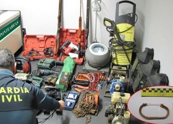 Detenidos por un hurto en una vivienda en Covelo y un robo en Ponteareas