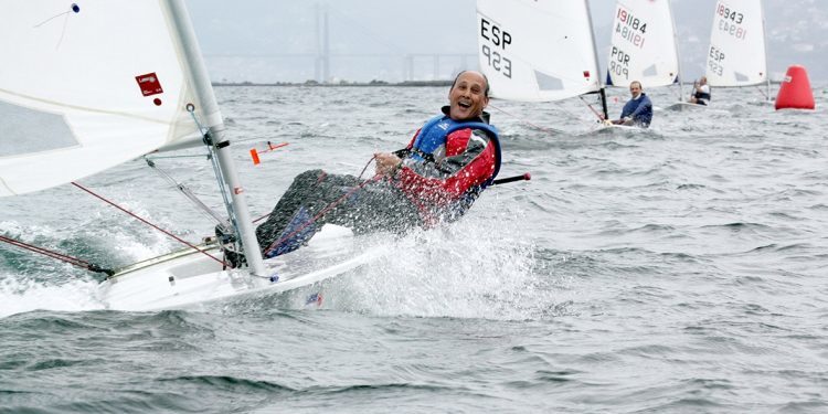 Los veteranos se citan en Bouzas con el Trofeo de Láser Máster