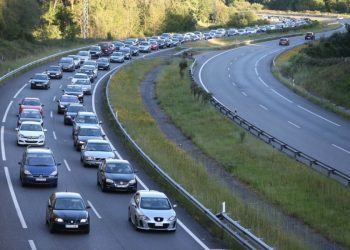 Rajoy promete finalizar la A-52 con un túnel entre Mos y Vigo