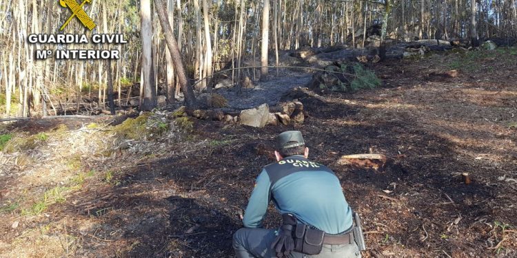 Investigan a un vecino de Baiona por un incendio forestal en Baredo
