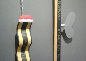 El lápiz que todos hemos usado se vuelve arte en Vigo