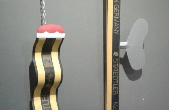 El lápiz que todos hemos usado se vuelve arte en Vigo