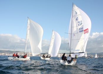 El «Noticia» golpea primero en las Spring Series de J70 en la Ría de Vigo