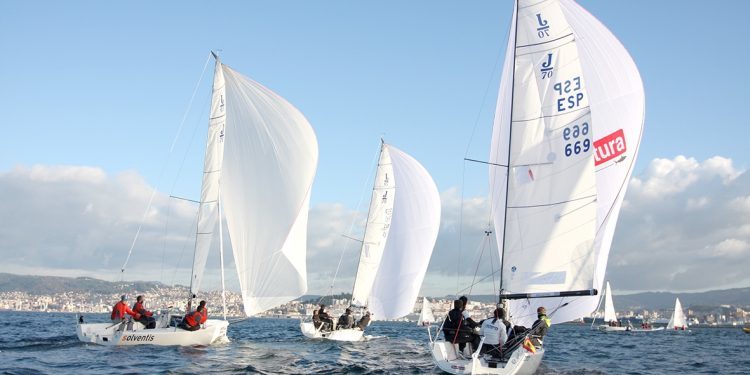 El «Noticia» golpea primero en las Spring Series de J70 en la Ría de Vigo