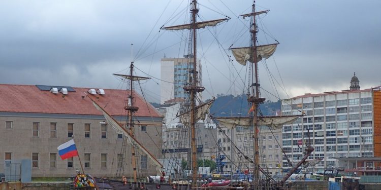 La réplica de la fragata del zar Pedro I el Grande abre sus puertas en Vigo