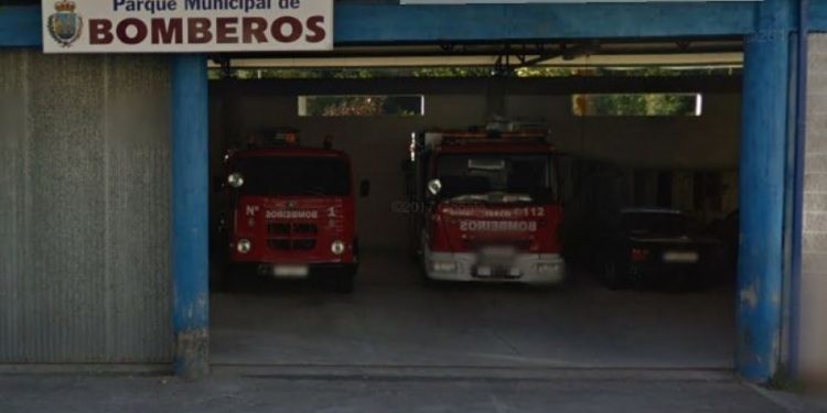 Evacuada una persona tras un incendio en una vivienda en Ponteareas