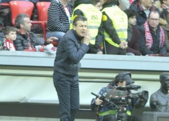 Unzué abre la puerta a su salida del Celta