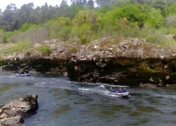 Rastreo en el Miño en busca de un pescador desaparecido