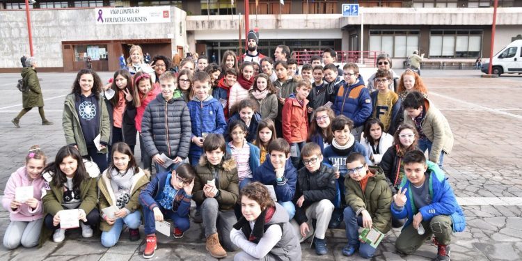 Os escolares de Vigo achéganse á festa da Reconquista
