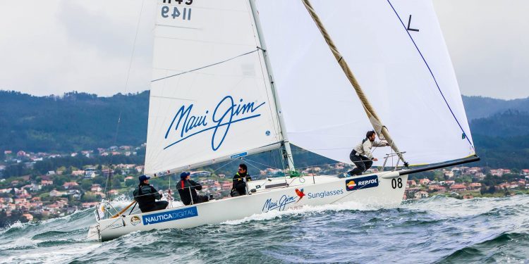 El «Maui Jim» se corona nuevo campeón de España de J80 en Baiona