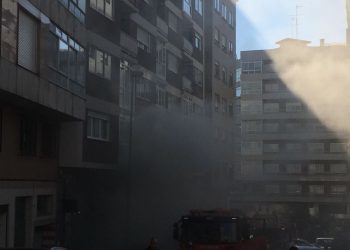 Incendio en un establecimiento del barrio vigués de Travesas