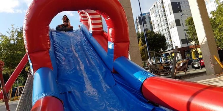 El tobogán acuático gigante vuelve a Vigo