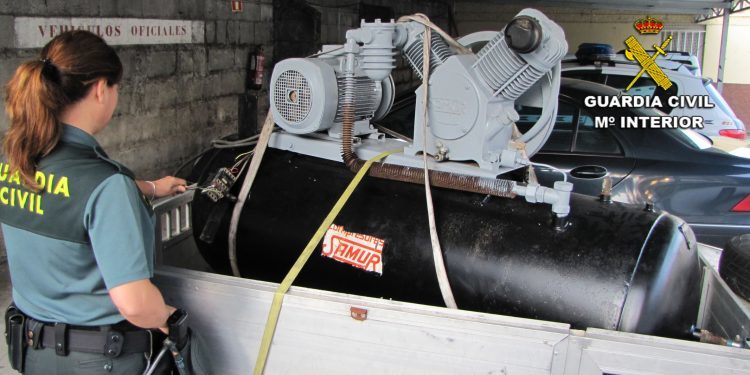 Investigan a dos vecinos de Ponteareas por varios robos en naves empresariales