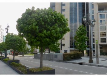 Una farola para cada lado