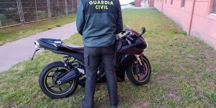 Un detenido en Cangas por presuntamente traficar con speed