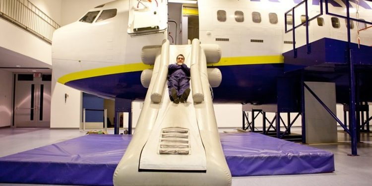 Ryanair busca tripulantes de cabina en Vigo