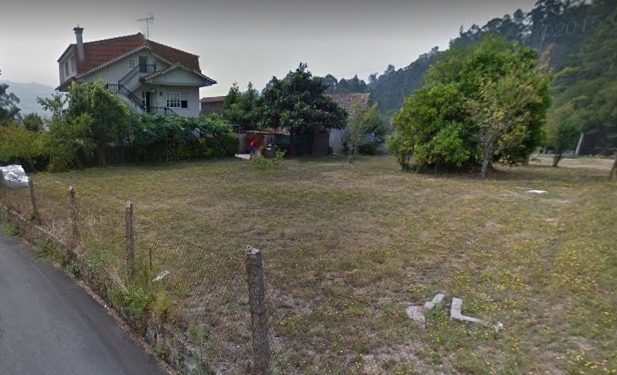 Herido un hombre al quedarle atrapada una pierna sobre máquina agrícola en Redondela