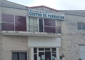 O centro de atención aos afectados de Tui suma 325 expedientes de incidencias