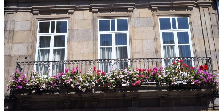 Los balcones floridos