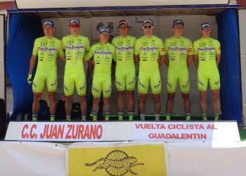 El Club Ciclista Rías Baixas despliega a su tridente en la Volta á Coruña