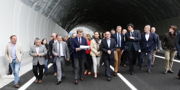 Feijóo abre la Autovía do Morrazo con una petición para Rande