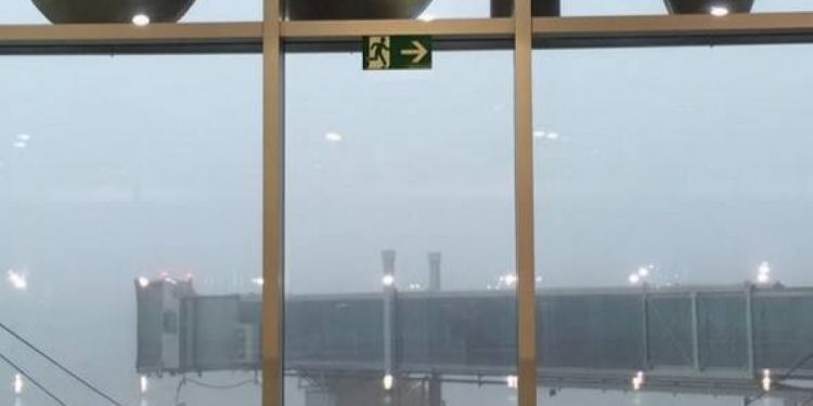 Tres vuelos afectados en Peinador por la desactivación del sistema antiniebla