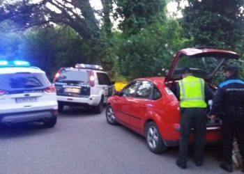 La Guardia Civil sorprende in fraganti a dos vecinos de O Porriño robando en el punto limpio de Vincios