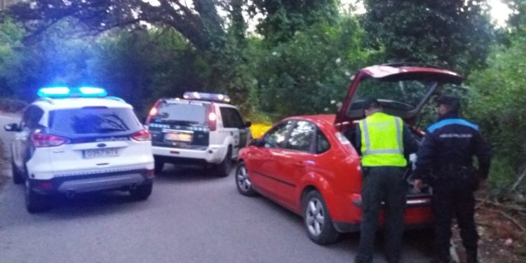 La Guardia Civil sorprende in fraganti a dos vecinos de O Porriño robando en el punto limpio de Vincios