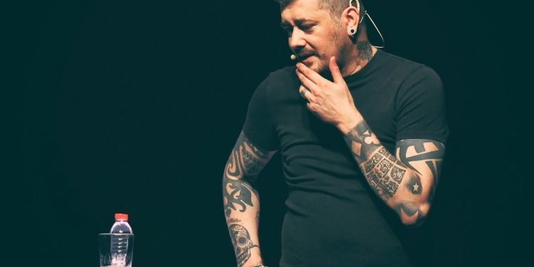 El humor canalla de Toni Moog recala en Vigo