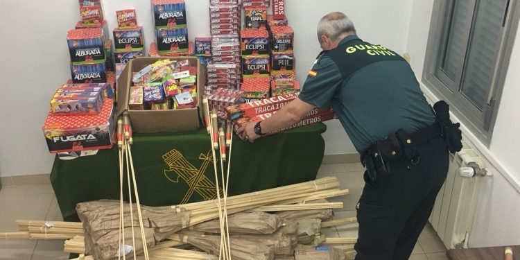 Investigan a un cangués por depósito y posible comercialización de material pirotécnico