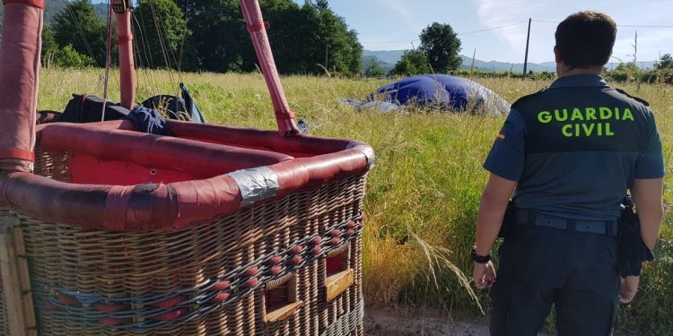 Un globo se cuela en el espacio aéreo de Peinador