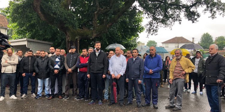 Máis de 200 persoas despiden aos falecidos na explosión de Tui