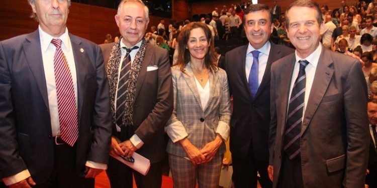 El Centro de Estudios Povisa titula a 62 nuevos profesionales