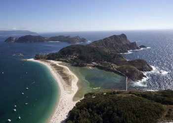 Aberta a inscrición para participar no voluntariado ambiental nas Illas Cíes