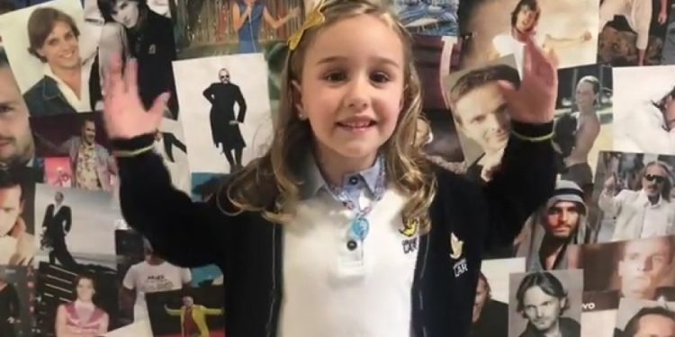 Miguel Bosé responde con otro vídeo a los pitufos del Colegio Lar