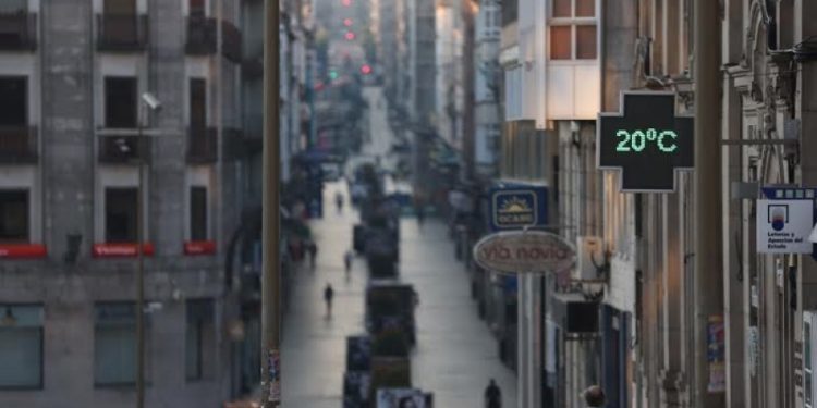 Vigo regula a instalación de pantallas de publicidade no exterior dos edificios