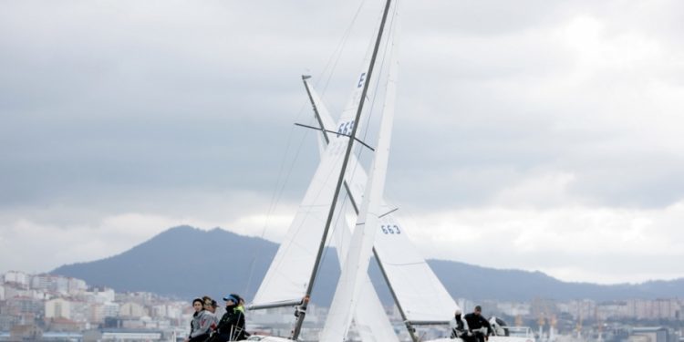 El Open de España de J70 abre el mes grande de la vela en la Ría de Vigo