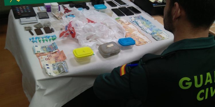 Detienen al dueño de un bar de Moaña acusado de tráfico de drogas