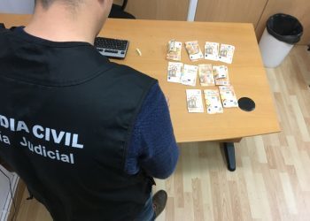 Tres jóvenes de Cangas detenidos por el hurto de un bolso con 13.000 euros