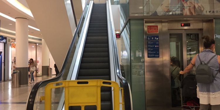El Gran Vía inicia las obras para instalar dos grandes ascensores panorámicos