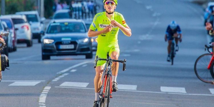 Van Heerden prolonga el dominio del Rías Baixas en O Ribeiro